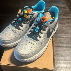 Nike Air Force 1 grade school size 5Y. New in box. Re-boxed by footlocker.